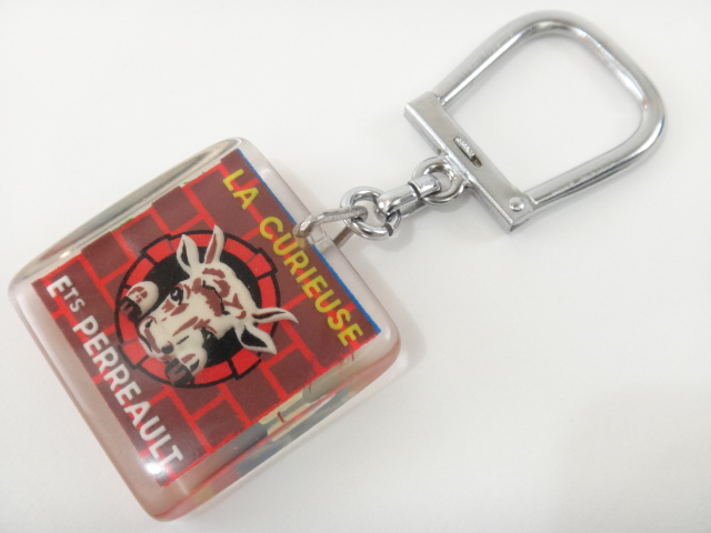 ブルボンキーホルダー LA CURIEUSE LES 3 AMIS