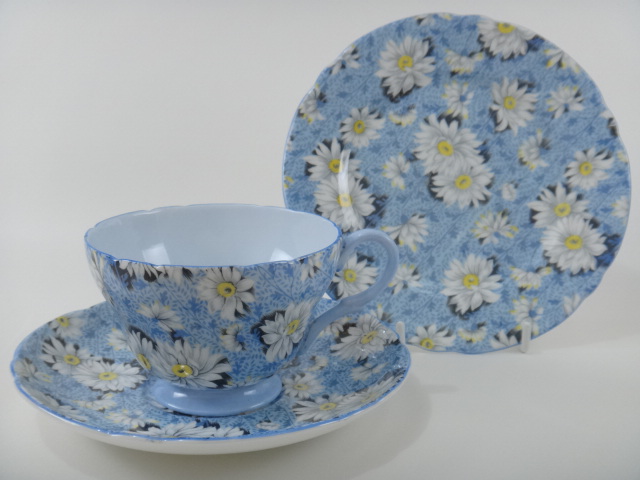 シェリー Shelley レア 希少 ストロベリー デインティシェイプのトリオ