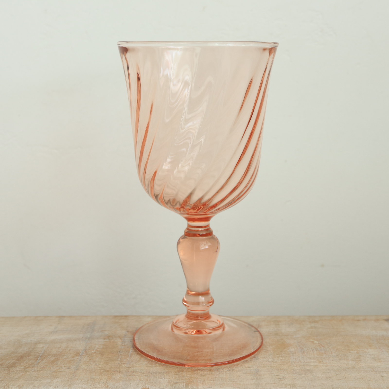 ヴィンテージ ロザリングラス 赤ワイン フランス リュミナルク製 Rosaline Luminarc