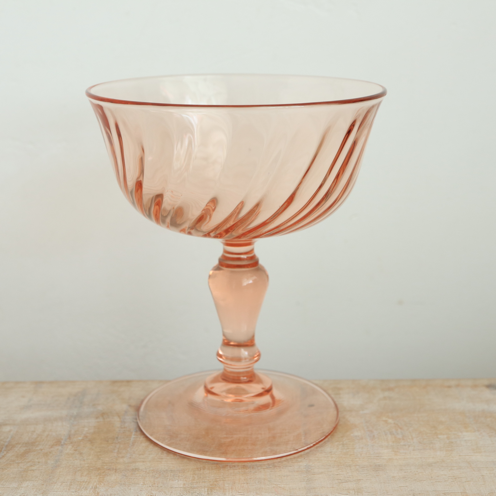 ヴィンテージ ロザリングラス シャンパン クープ フランス リュミナルク社製 Rosaline Luminarc