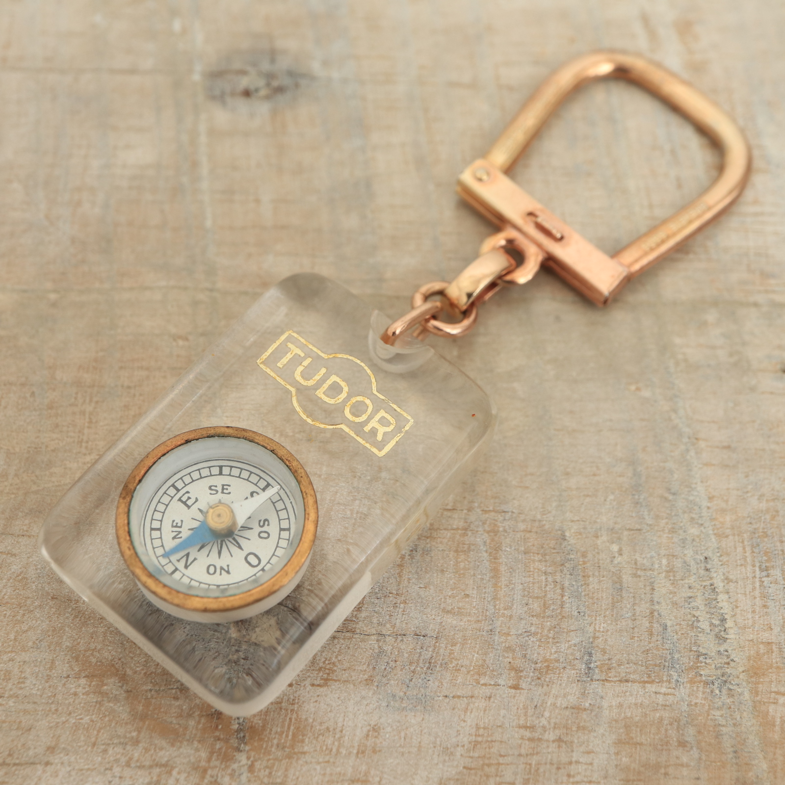 ブルボンキーホルダー チュードル 方位磁針 TUDOR