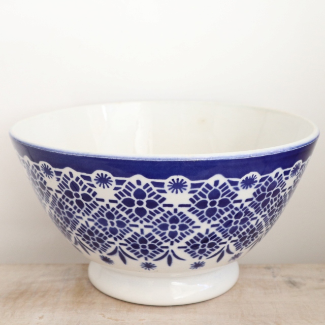 アンティーク カフェオレボウル モロッコ レース ブルー フランス サンタマン製 ST.AMAND AMANDINOISE