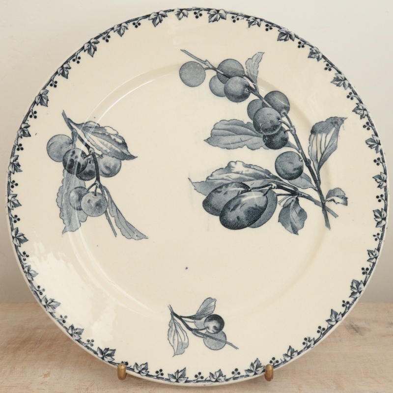 アンティークプレート PRUNES デザート皿 フランス サルグミンヌ製 U&C SARREGUEMINES