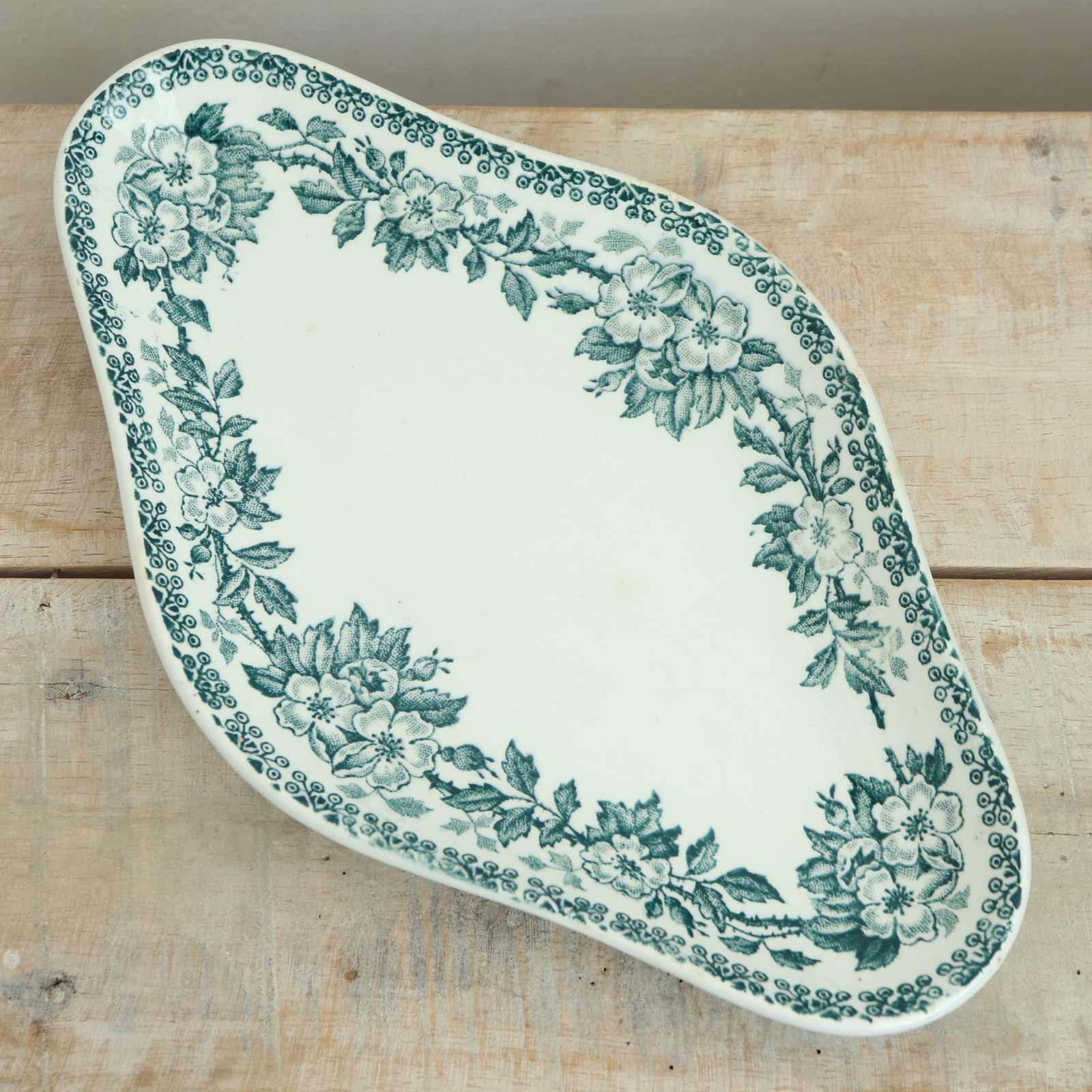 アンティークラヴィエ グアドループ オーバル皿 GUADELOUPE フランス サンタマン製 SAINT AMAND