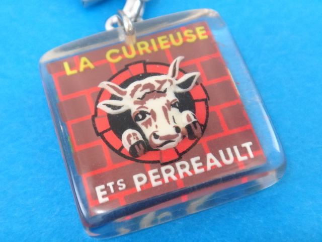 ブルボンキーホルダー LA CURIEUSE LES 3 AMIS