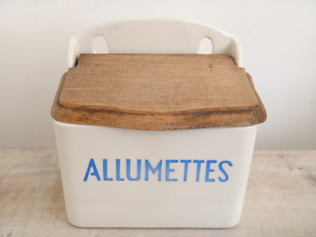フランス アンティーク アリュメット 缶 ALLUMETTES Badonviller 製