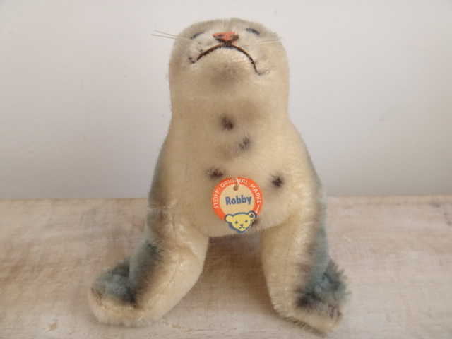シュタイフ★Robby Seal 10cm★(最小サイズ)アザラシのロビー/海豹 Amazon.com: Steiff Robby Seal : Toys & Games