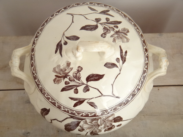 フランス アンティーク スーピエール Creil et Montereau製