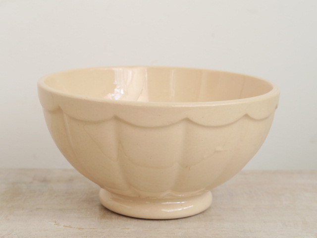 フランス アンティーク カフェオレボウル サーモンピンク スカラップ Digoin & Sarreguemines製