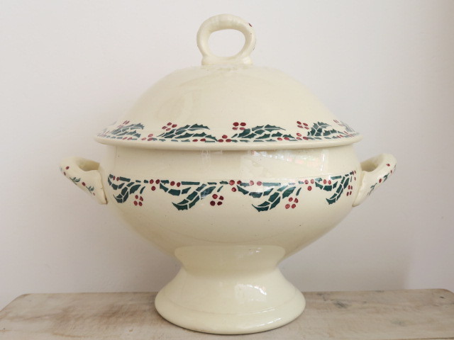 【レア】ドール用カルネドバル　ヒイラギモチーフ柊ミニチュア　フランスアンティーク フランス アンティーク ヒイラギのスーピエール HOUX Hamage & Moulin