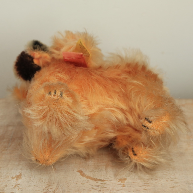 Steiff ベル付きオレンジぬいぐるみ Steiff ベル付きオレンジぬいぐるみ