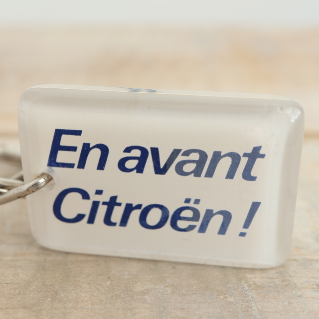 ブルボンキーホルダー サヴィニャック シトロエン Savignac En avant Citroen !
