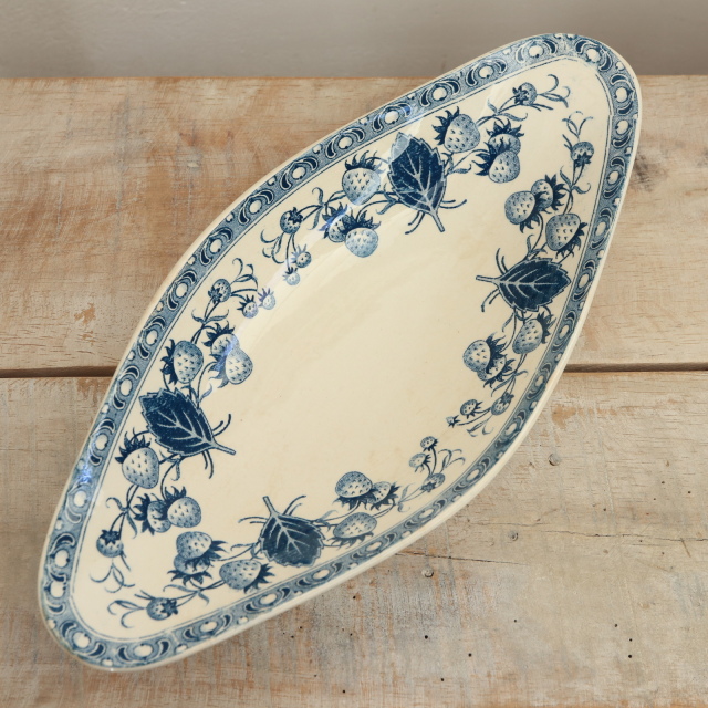 アンティーク ラヴィエ イチゴ オーバル皿 フランス サルグミンヌ製 ARLETTE U&C SARREGUEMINES