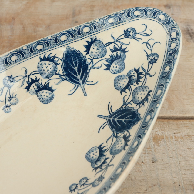 アンティーク ラヴィエ イチゴ オーバル皿 フランス サルグミンヌ製 ARLETTE U&C SARREGUEMINES