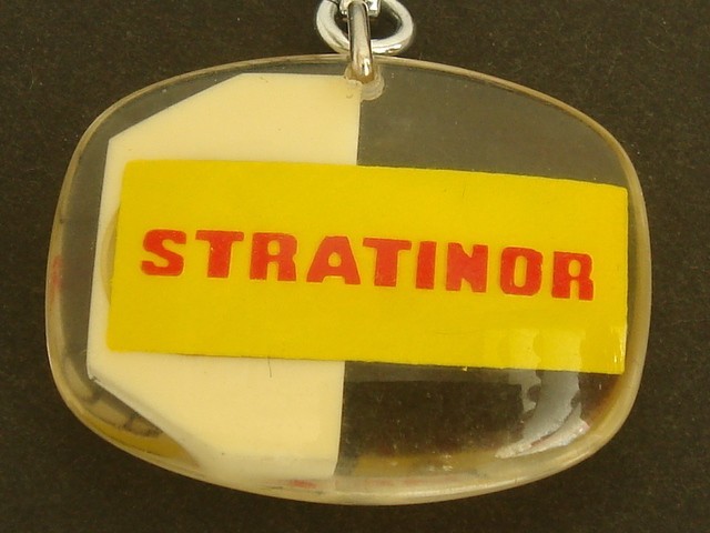 ブルボンキーホルダー STRATINOR