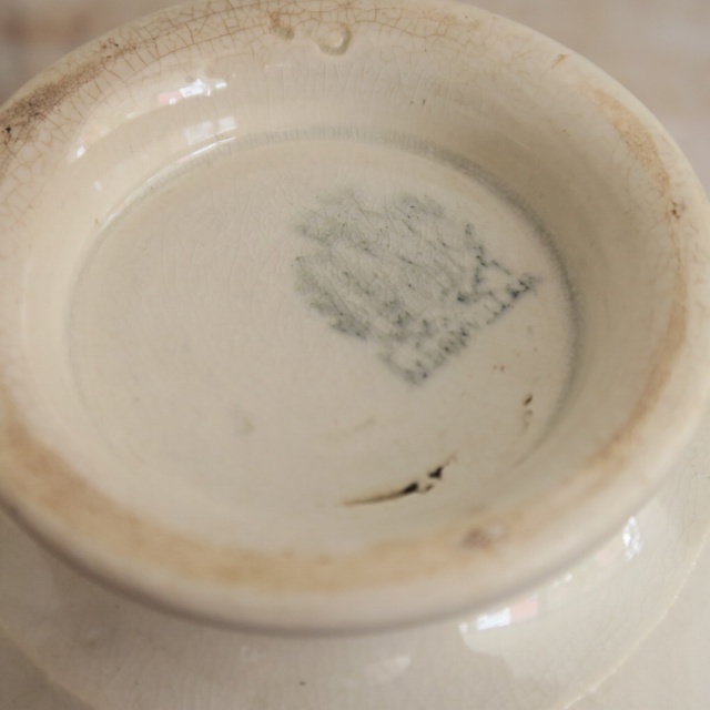 アンティーク カフェオレボウル 小花のレリーフ Badonviller製