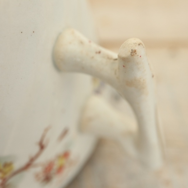 フランス　アンティーク　カップ＆ソーサー　ショコラ ヒビあり アンティーク ショコラカップ＆ソーサー ツバメ フランス ジアン