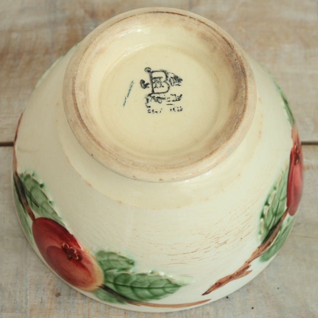 アンティーク カフェオレボウル リンゴ バルボティーヌ フランス ショワジールロワ製 Choisy le Roi