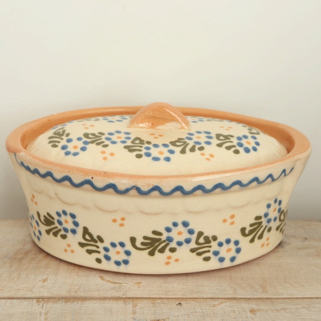 ベッコフ鍋 小花 クリームホワイト 23cmサイズ アルザス地方 スフレンハイム焼き 陶器製