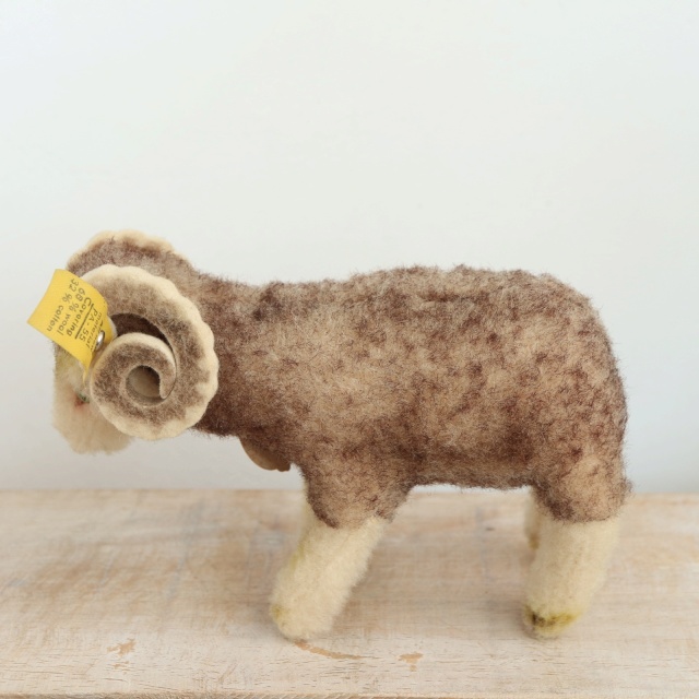 アンティーク シュタイフ 牡羊 おひつじ Steiff Wotan 12cm