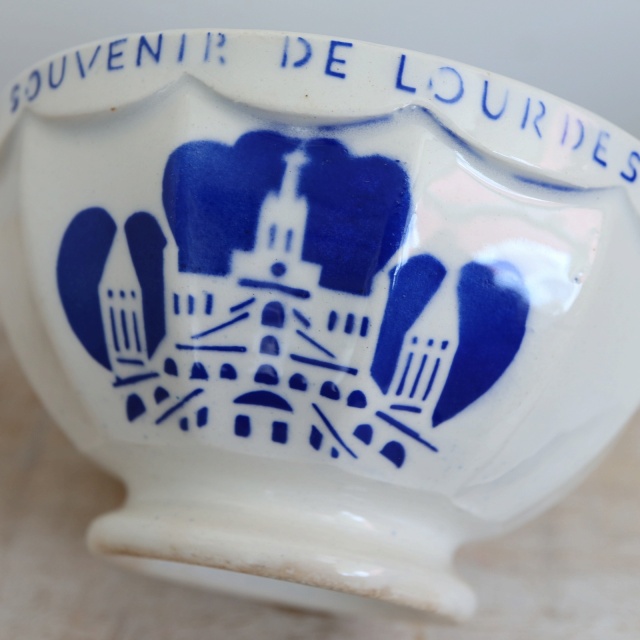 アンティーク カフェオレボウル ルルド スカラップ SOUVENIR DE LOURDES フランス ディゴワン製 Digoin