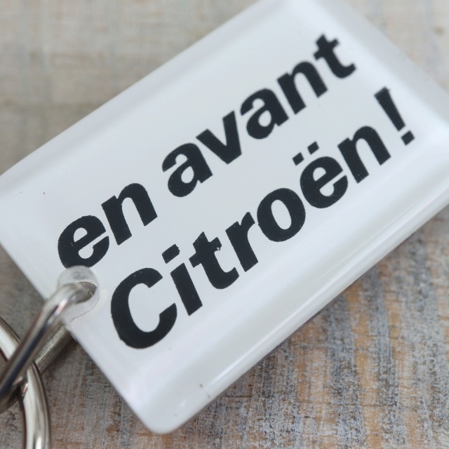 ブルボンキーホルダー サヴィニャック シトロエン Savignac En avant Citroen !