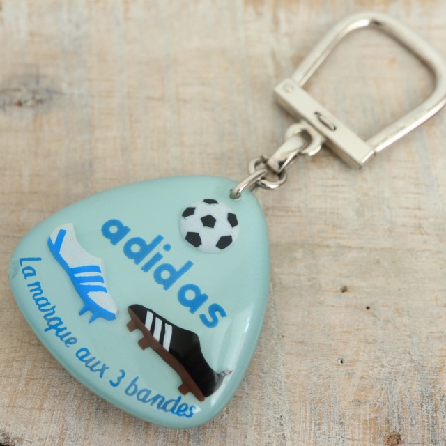 ブルボンキーホルダー アディダス adidas