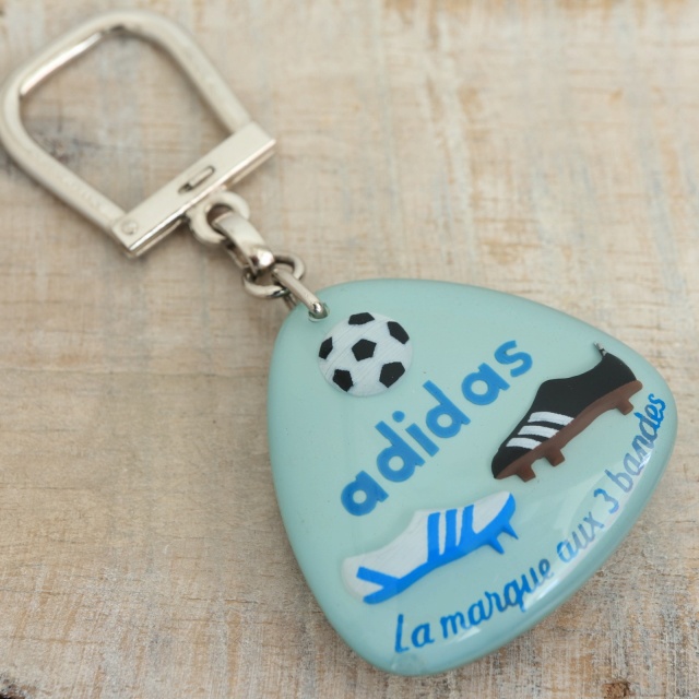ブルボンキーホルダー アディダス adidas