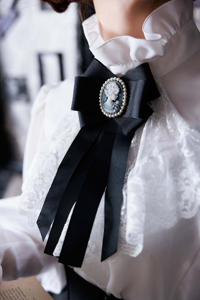 クリックポスト配送] カメオブローチ/品番110106 MIHO MATSUDA