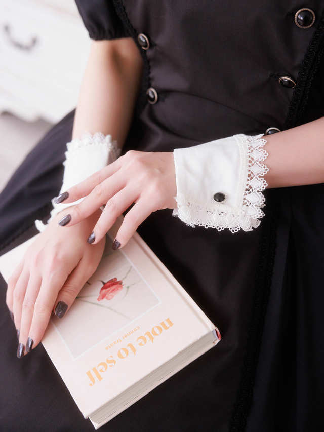 ワンピース・ヴァーニ半袖｜黒x白｜906019 MIHO MATSUDA