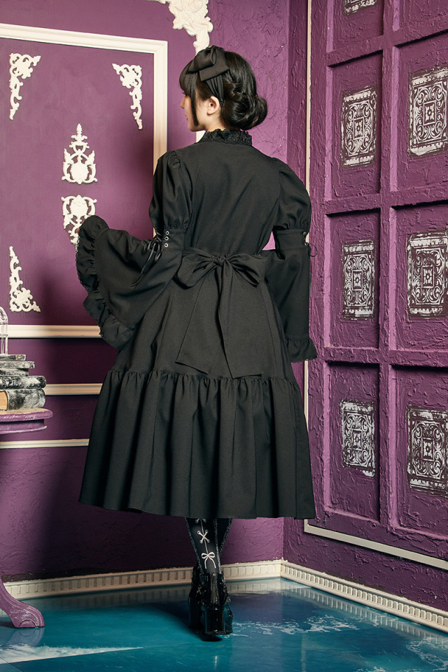 mariaです☆BCBGmaxazria ブラック 編み上げ膝丈ワンピース mariaです☆BCBGmaxazria ブラック 編み上げ膝丈ワンピース