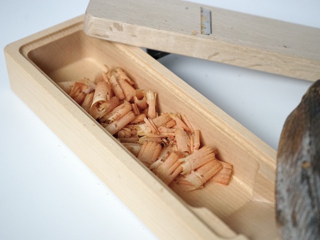 老舗かんな屋が作る、鰹節削り器 - 台屋