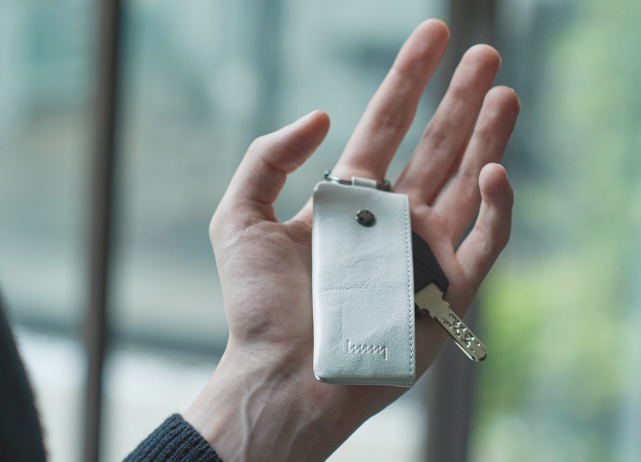 シンプルでカラー豊富な牛革のキーケース -hmny