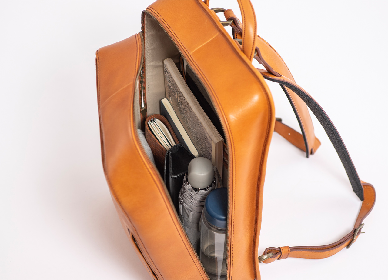 レザーバックパック | スクエア 3カラー - IKUTA KABAN