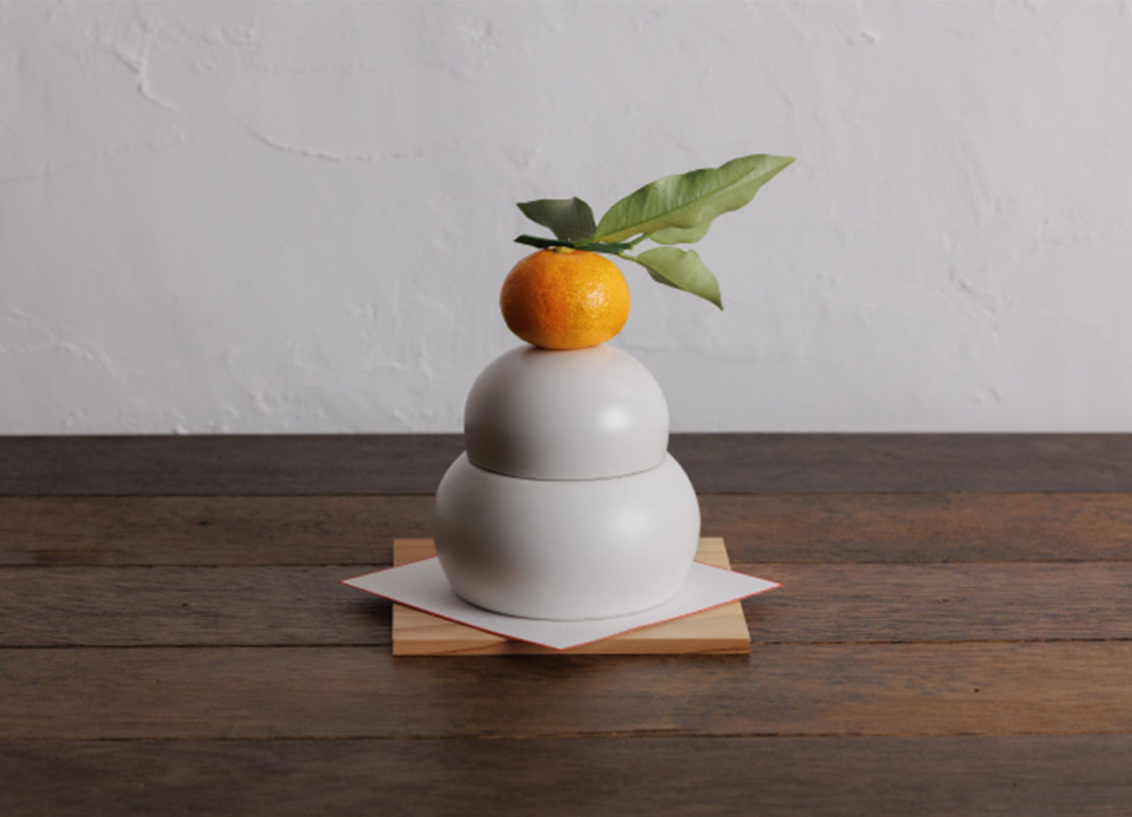 陶の鏡餅 - かもしか道具店 - うつわとしても使える 現代に合った鏡餅