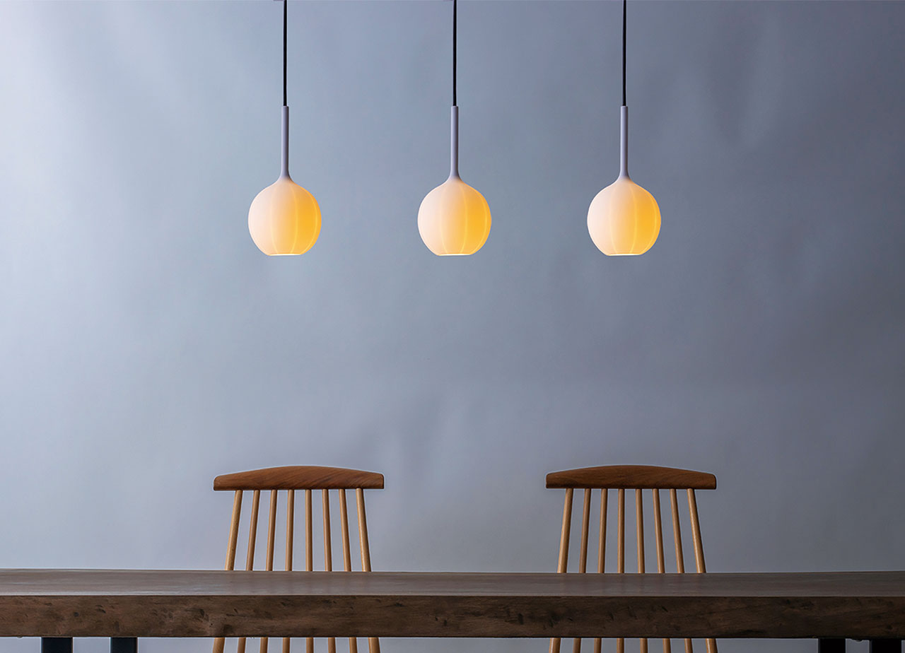 有田焼のペンダントライト | モノポーセリン - 香蘭社×MOAREA