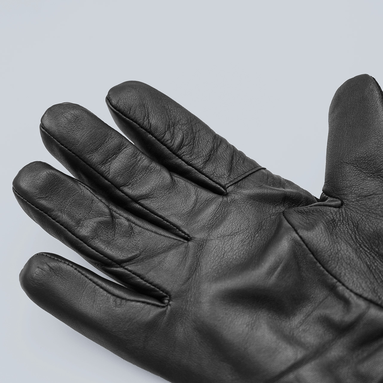 日本製ピッグスエード&ラム手袋 カフス - クロダ