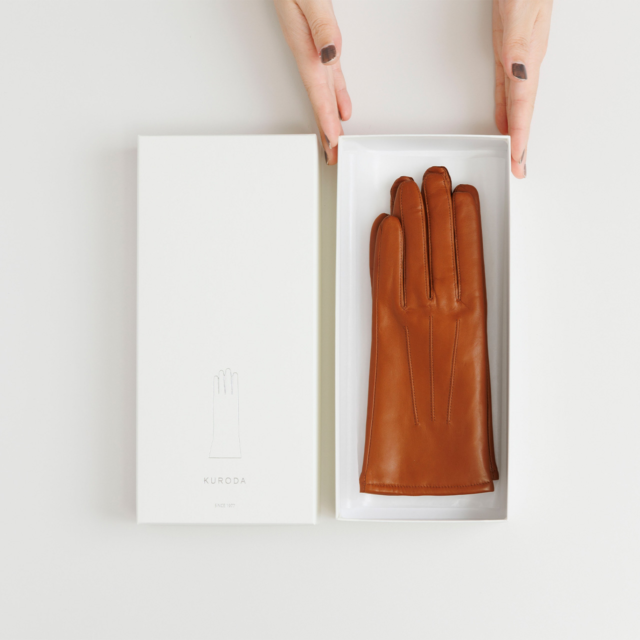 日本製ピッグスエード&ラム手袋 カフス - クロダ