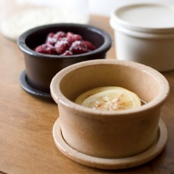 LUX 四角形ミルクパン 陶器製 花柄 LUX 四角形ミルクパン 陶器製 花柄