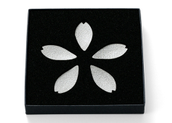 鶴亀の水引をモチーフにした錫の箸置「鶴亀」 - 能作 -