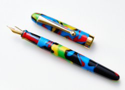 職人が削り出す 唯一無二のアクリルボールペン | 折り紙 - 大西製作所 -