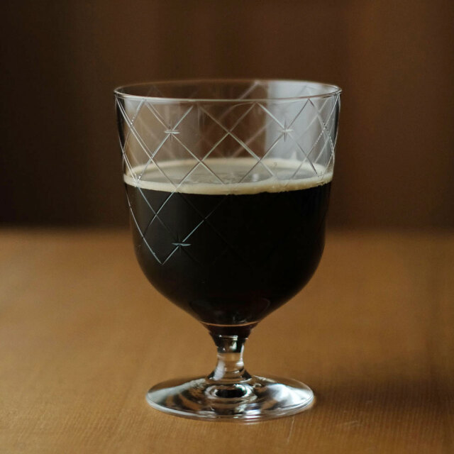 カットガラスのラージステムグラス - h collection