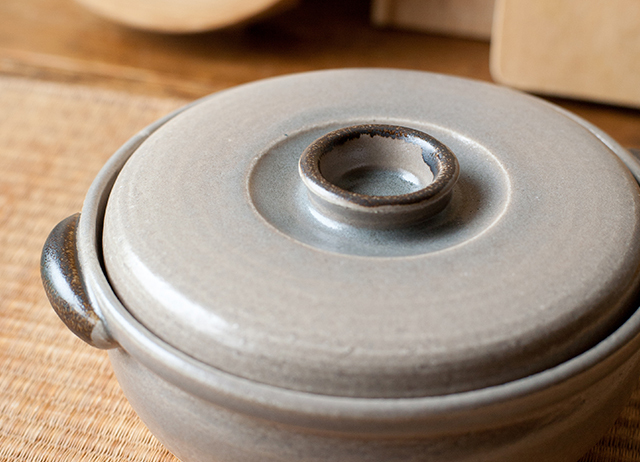 中古品　鉄とステンレス製保温調理鍋 4区画 中古品 鉄とステンレス製保温調理鍋 4区画 中古品鉄とステンレス