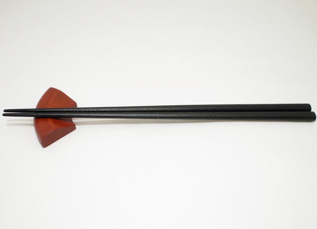 蒔地仕上げの楕円箸 -輪島キリモト-/黒