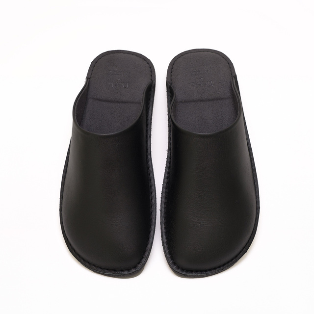 本革のルームシューズ / スリッパ | Reela