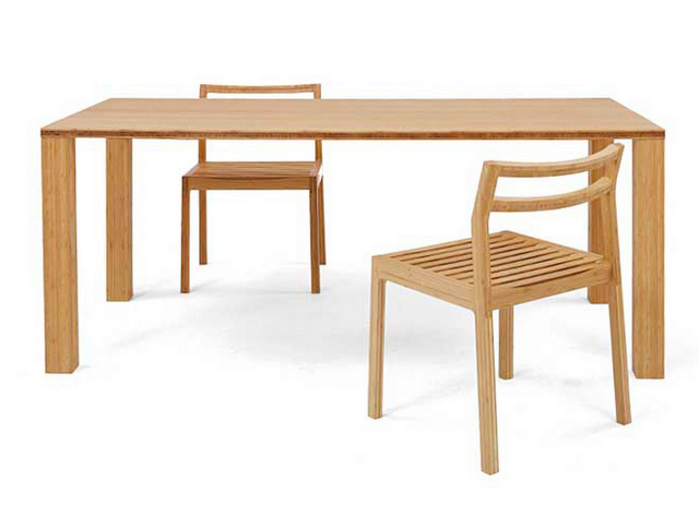 重厚さと天板の美しさ ソリッドダイニングテーブル -テオリ（TEORI）