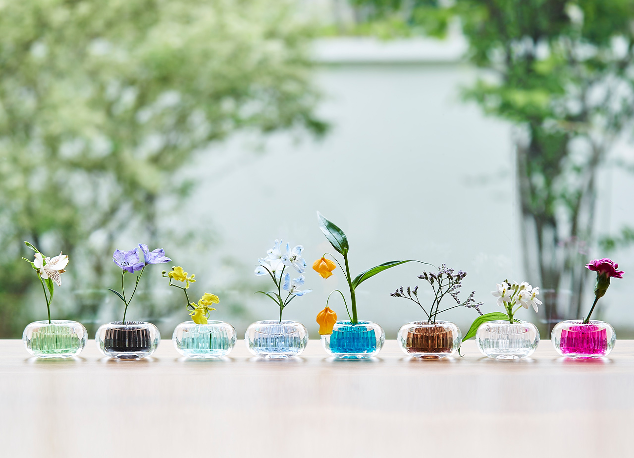 毎日の道が楽しくなる花器 ミチクサ | +d（プラスディー）高透明度で