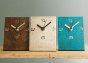 銅器着色のスタンド型時計 time and space - モメンタムファクトリーOrii -