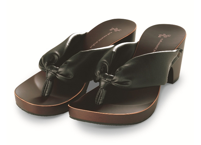 水鳥の下駄「hitete（6.5cm）」ブラウン  - 水鳥工業 -