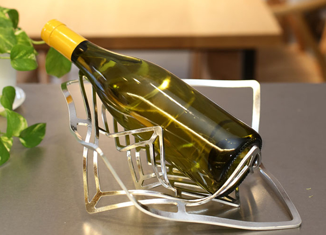 手で自在に変形できる 曲がる錫製の器 KAGO - 能作